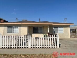 Building Photo - Charming 3 Bedroom in Delano!