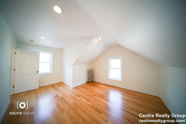 Building Photo - 2500 Sq Ft. Massive Luxury Apt in Davis Sq...