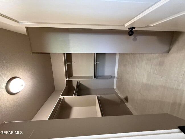 Building Photo - 3873 Loma Dante