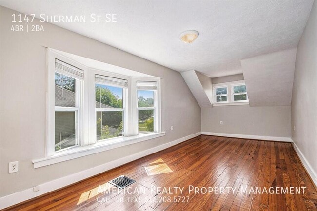 Building Photo - 1147 Sherman St SE