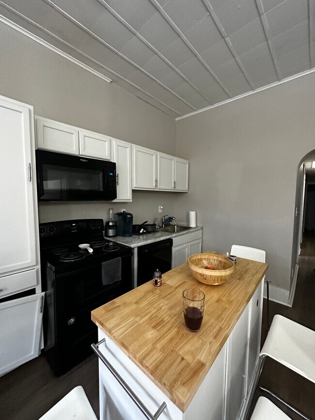 Building Photo - 286 N Bellefield Ave