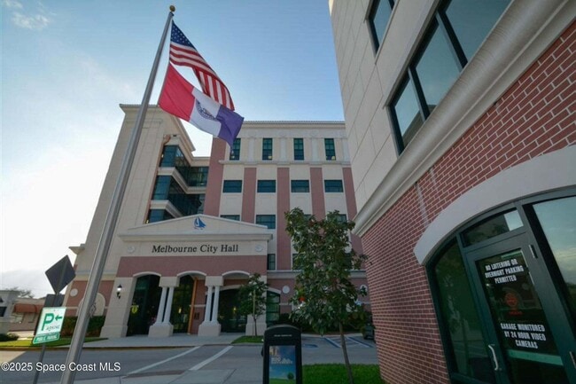 Building Photo - 204 Seminole Ave W