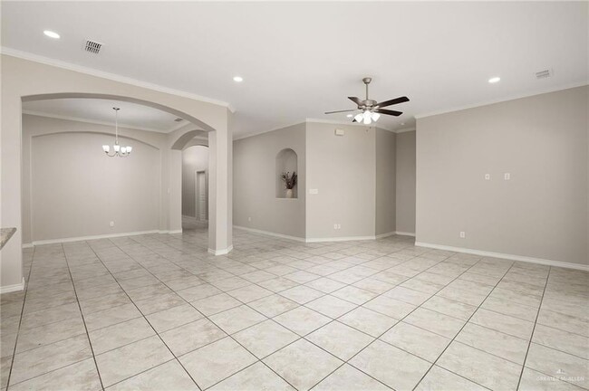 Building Photo - 5524 Xenops Ave