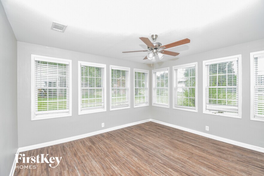 Building Photo - 41 Country Village Dr