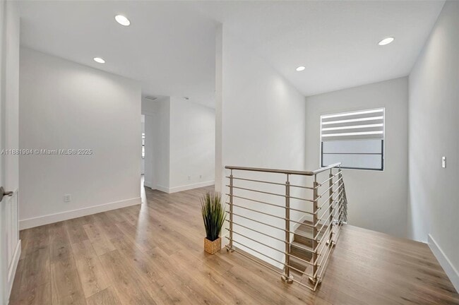 Building Photo - 1454 NW 23rd Ave