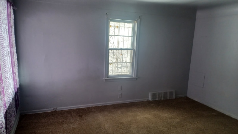 Building Photo - 633 W Pulaski St