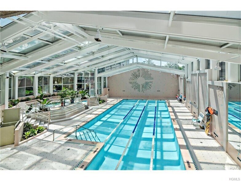 Building Photo - 4 Martine Ave