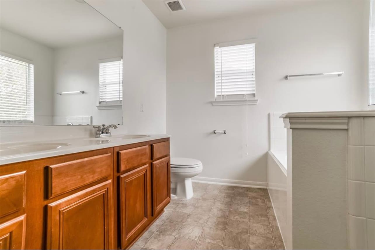 Building Photo - 8126 Montague Manor Ln