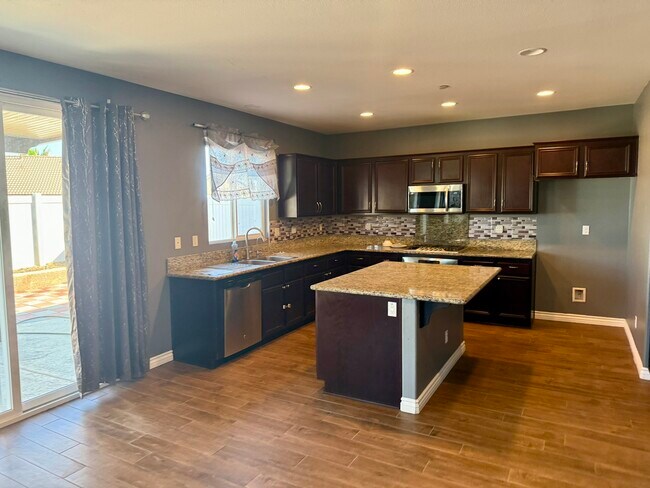 Building Photo - 28610 Sugarite Canyon Dr