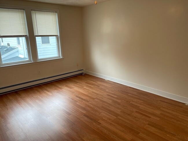 Building Photo - 32 Lincoln Rd