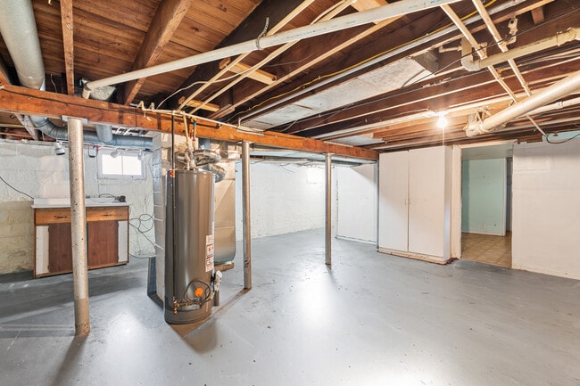 Building Photo - 1005 Woodsdale Ave