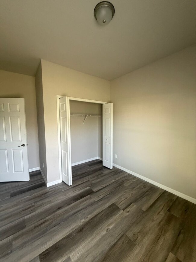 Building Photo - 309 Panorama Ave