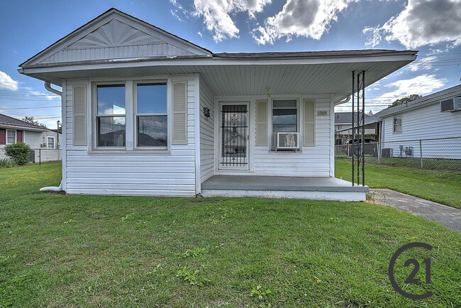 Building Photo - 1305 Willow St