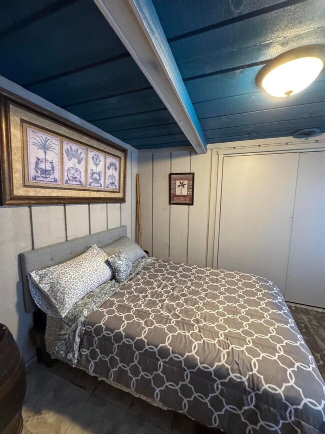 Building Photo - 13512 Venetian Dr