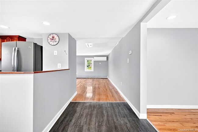 Building Photo - 58 Samsondale Ave