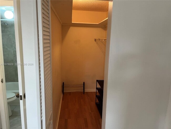 Building Photo - 1250 Lincoln Rd