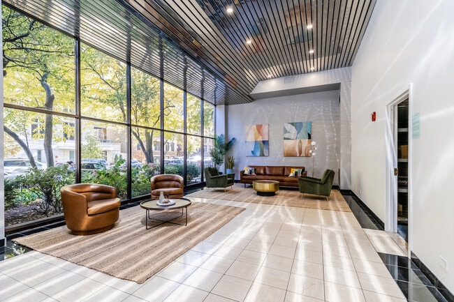 Building Photo - 2754 N Hampden Ct