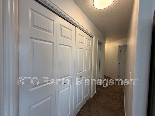 Building Photo - 425 E 1050 S