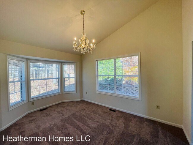 Building Photo - 4 br, 2.5 bath House - 9 Emerson Ct