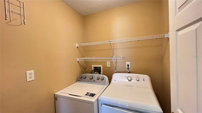 Building Photo - 3024 Samosa Hill Cir