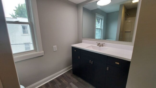 Building Photo - 2390 Neil Ave