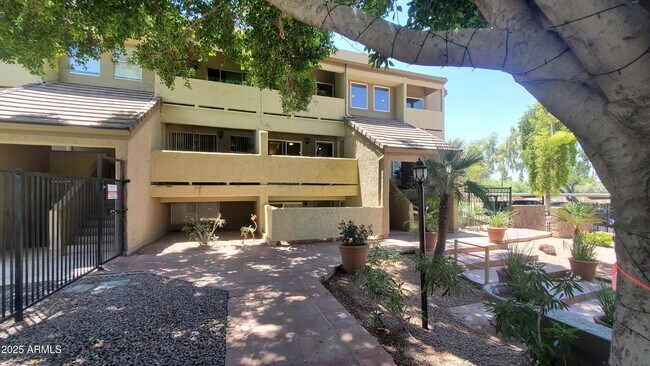Building Photo - 1331 W Baseline Rd