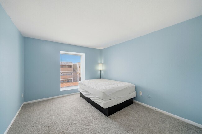 Building Photo - 8523 Hearth Dr