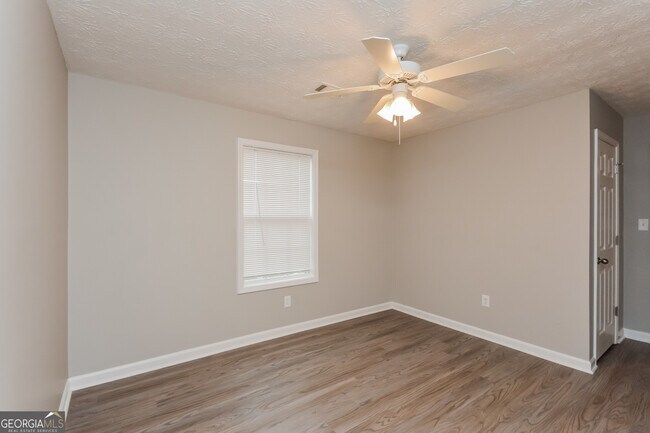 Building Photo - 614 Dove Cove