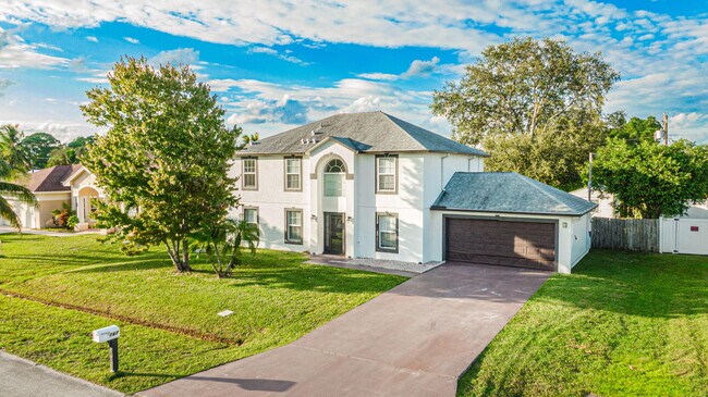 Primary Photo - 167 SW Grove Ave