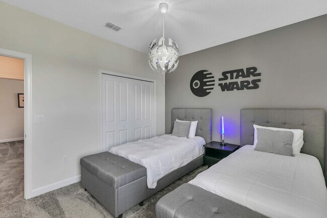 Building Photo - 2831 Bookmark Dr