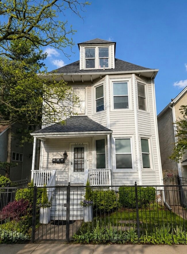 Building Photo - 3749 N Seminary Ave