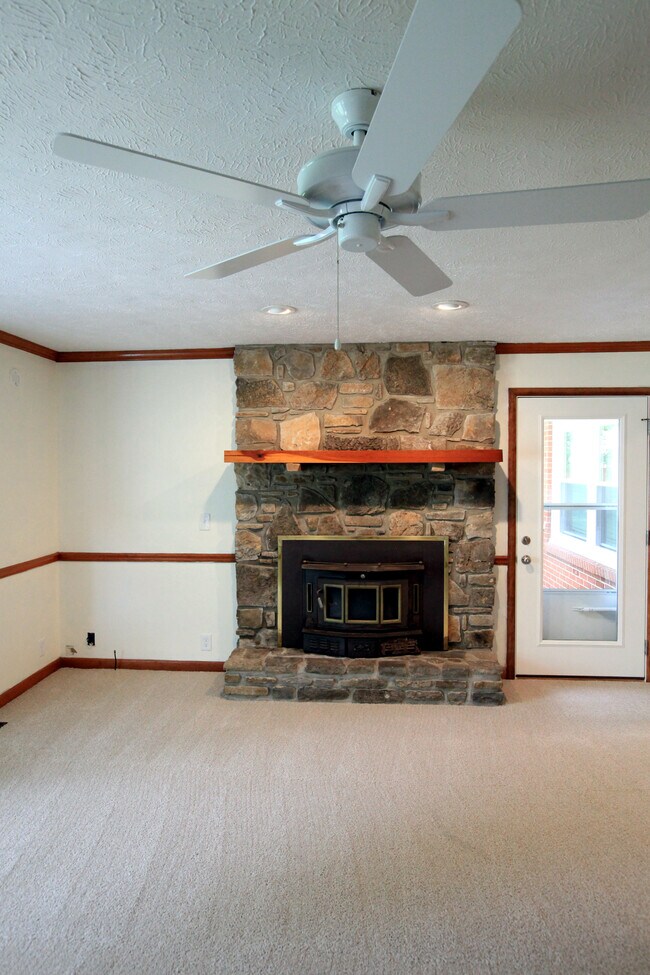 Building Photo - 308 S Baird Ln