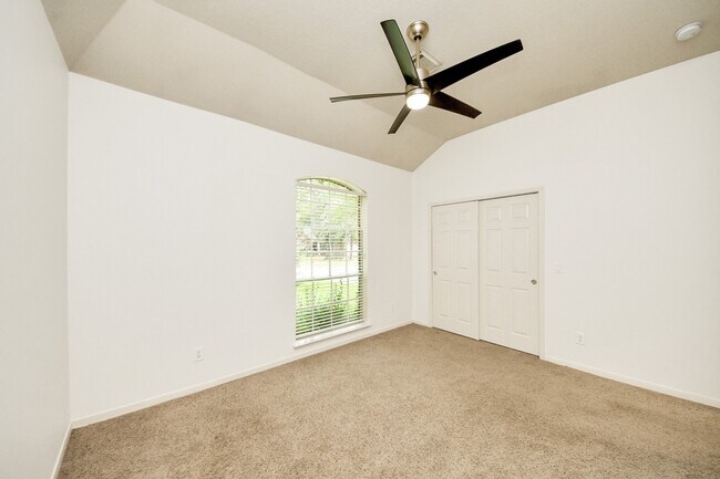 Building Photo - 42 S Lace Arbor Dr