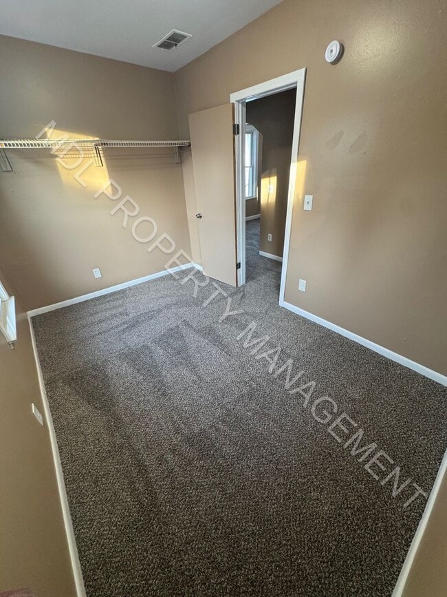 Building Photo - Charming 2-Bedroom Home with Bonus Room, Spacious Kitchen & Great Outdoor Space