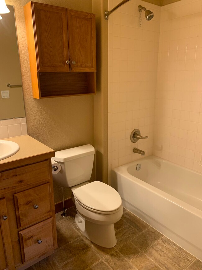 Building Photo - 648 Callisto Dr