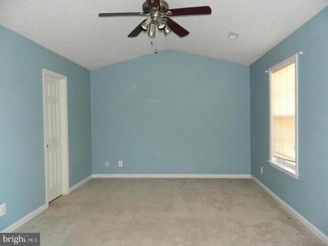 Building Photo - 609 Kensington Dr