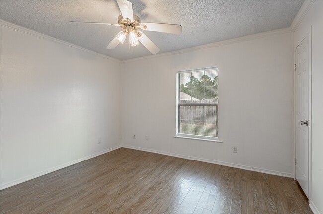 Building Photo - 145 Varsity Drive
