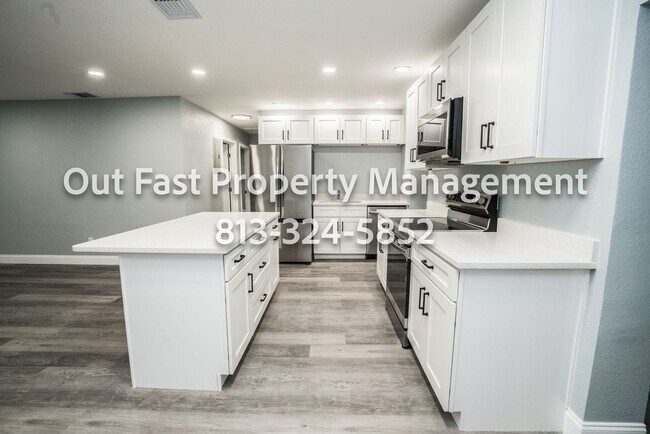 Building Photo - Bright Corner-Lot Home Near Bayshore and City Conveniences