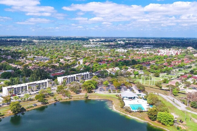 Building Photo - Viewmax Apartments