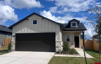 Building Photo - 622 Amber Fls Dr