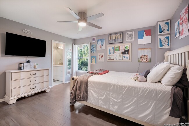 Building Photo - 20803 Cliff Park Ln