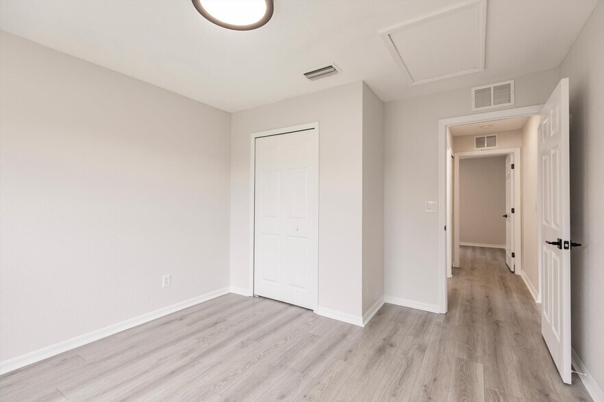 Building Photo - 4132 Mermell Cir