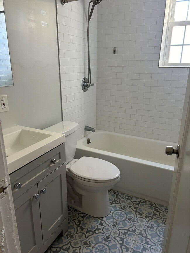 Building Photo - 1 Haven Ct