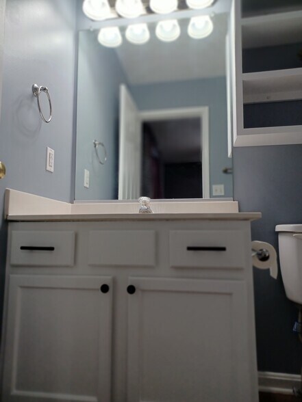 Building Photo - 10602 Boxmeer Ct