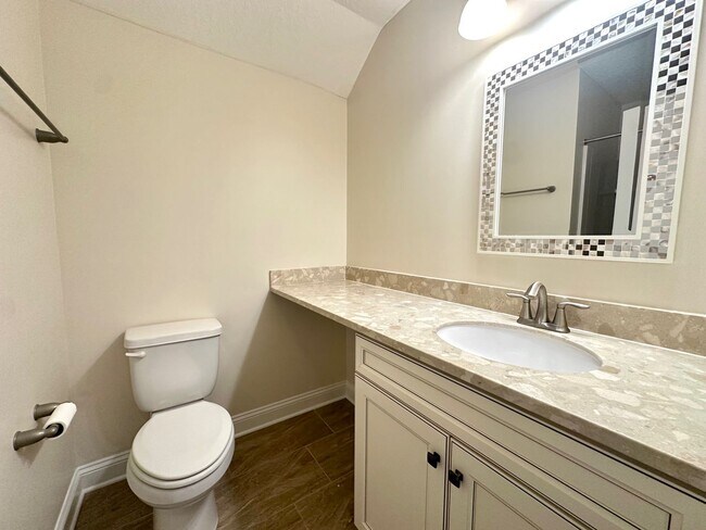 Building Photo - 4 Bed/3 Bath Coastal Beauty!