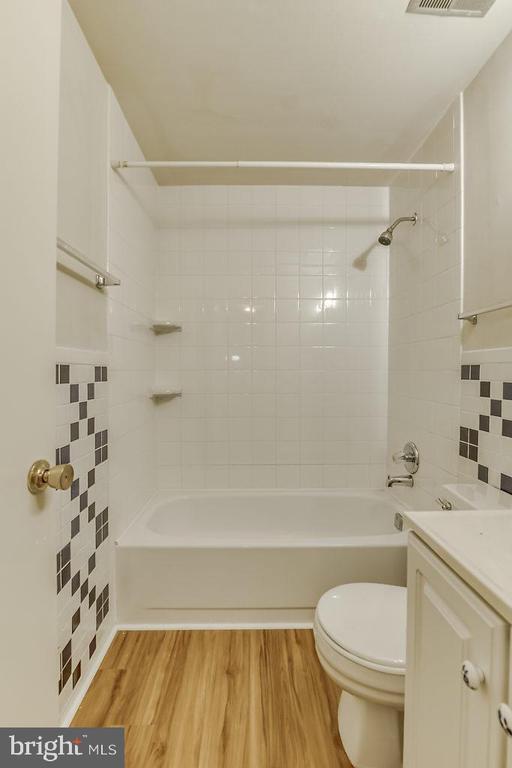 Building Photo - 3025 Ellenwood Dr