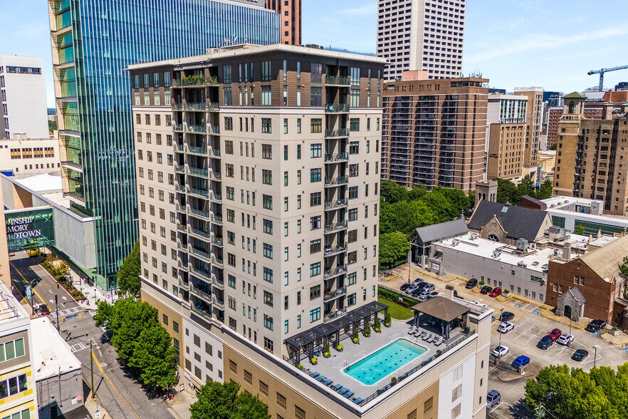 Building Photo - 565 W Peachtree St