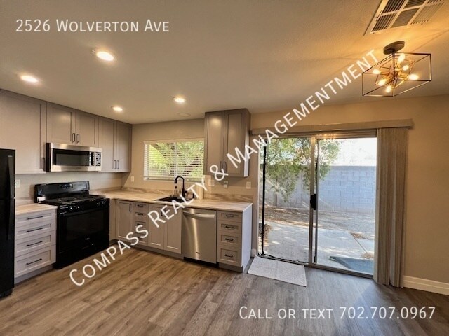 Building Photo - 2526 Wolverton Ave