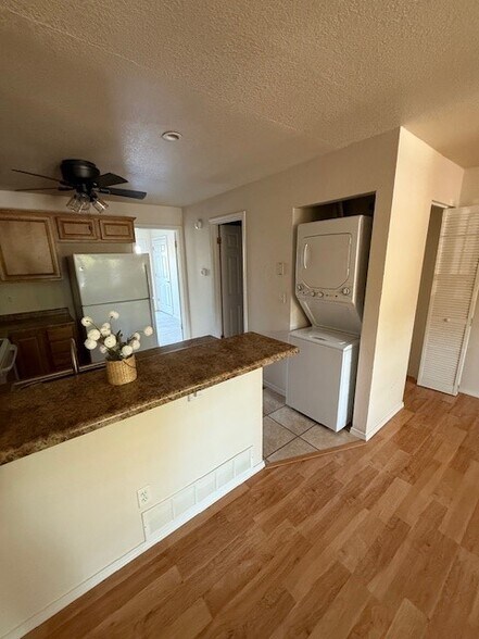Building Photo - 6829 Overland Dr