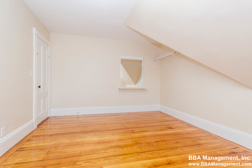 Building Photo - 39 Falkland St